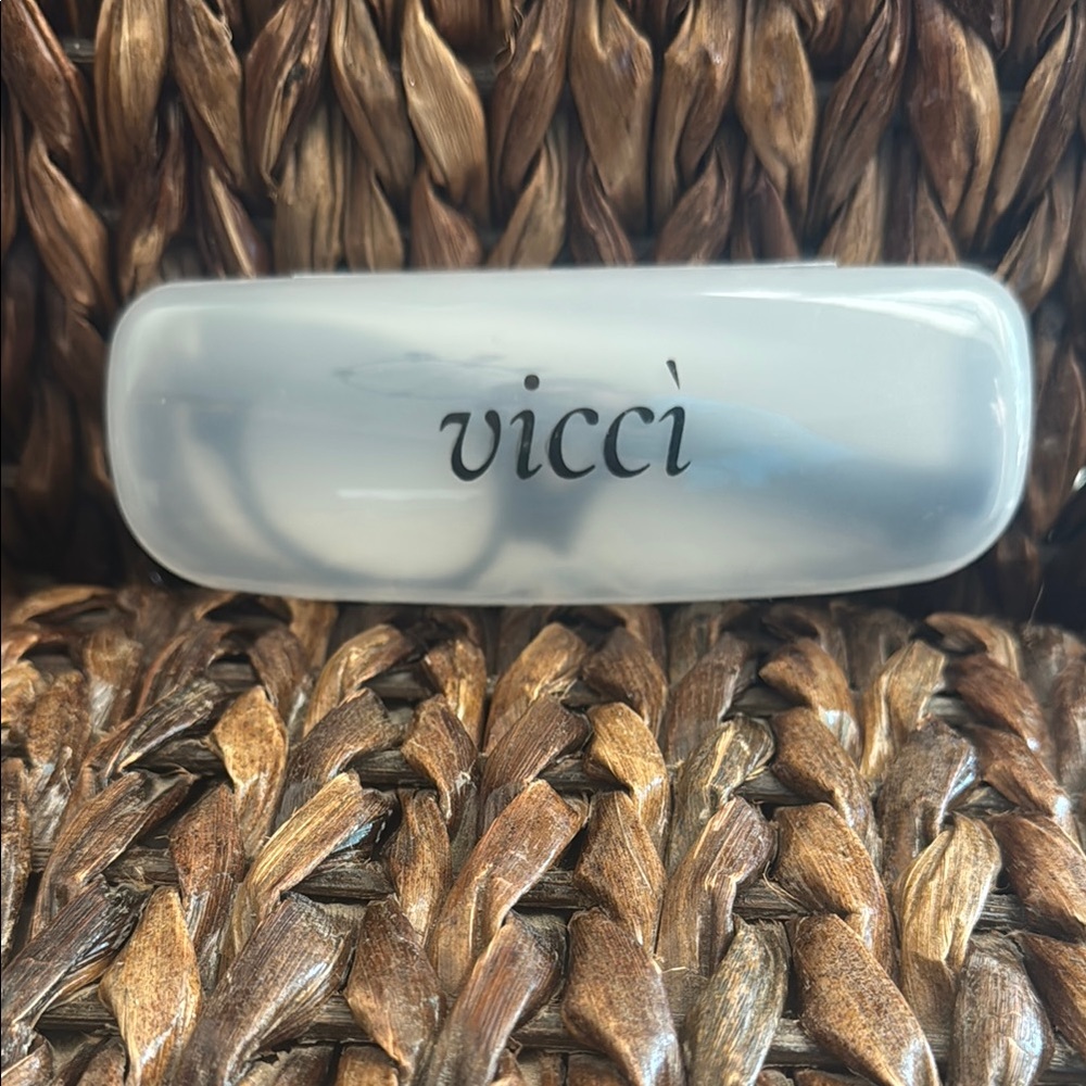 Vicci Makeup glasses